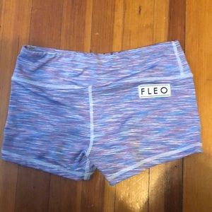 Fleo shorts size small